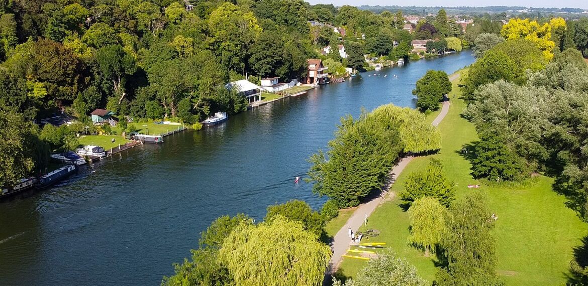 A view of the River Thames flowing through Reading