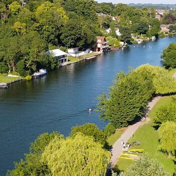 A view of the River Thames flowing through Reading
