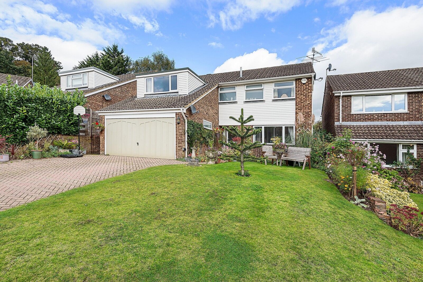4 bedroom detached house for sale Laud's Close, Henley-On-Thames, RG9, main image