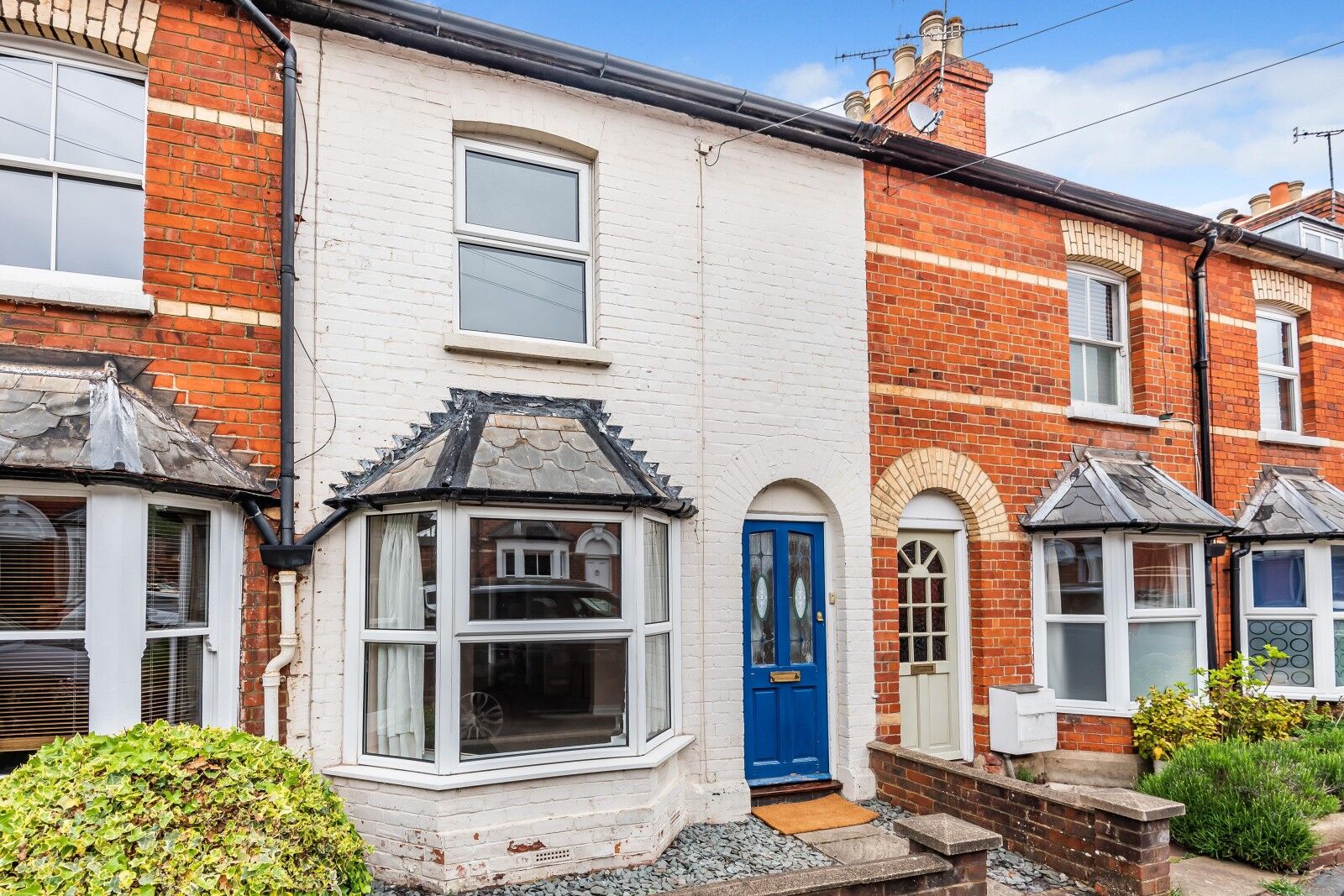 2 bedroom mid terraced house for sale Park Road, Henley-On-Thames, RG9, main image