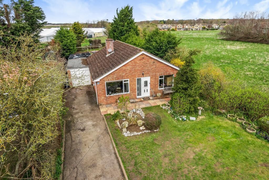 4 bedroom detached bungalow for sale Barrow Road, Shippon, OX13, main image