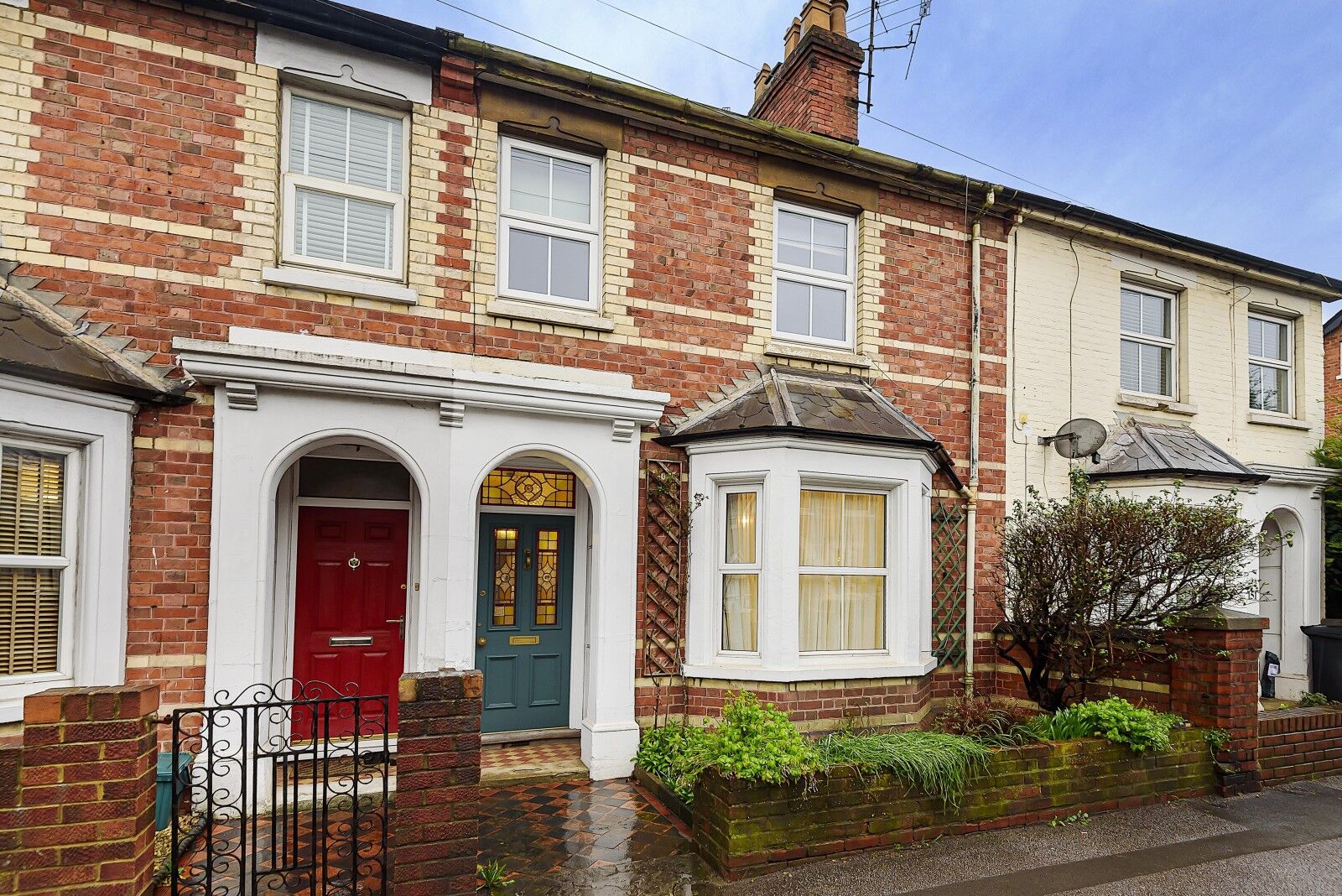 3 bedroom mid terraced house for sale Reading Road, Henley-On-Thames, RG9, main image