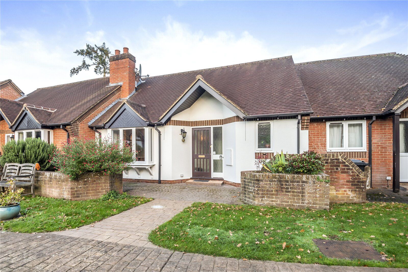 2 bedroom mid terraced bungalow for sale War Memorial Place, Henley-On-Thames, RG9, main image