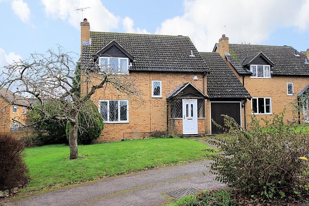 4 bedroom detached house for sale Beech Road, Purley On Thames, RG8, main image
