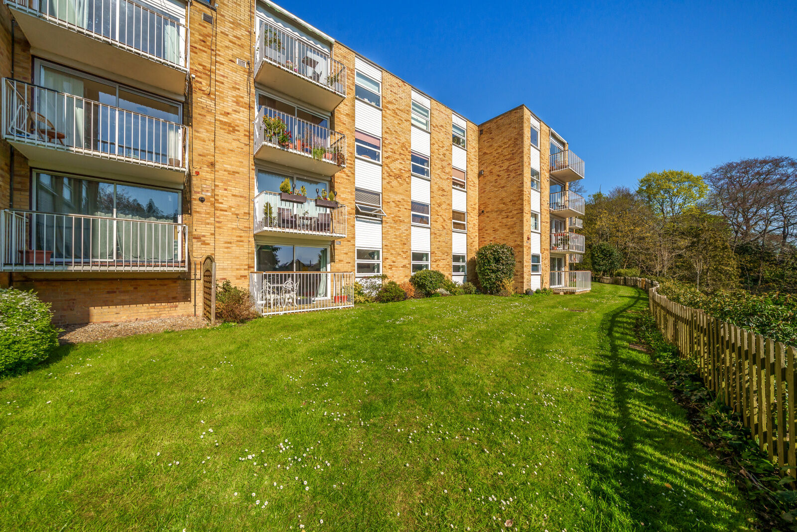 2 bedroom  flat for sale Beech House, Ancastle Green, RG9, main image