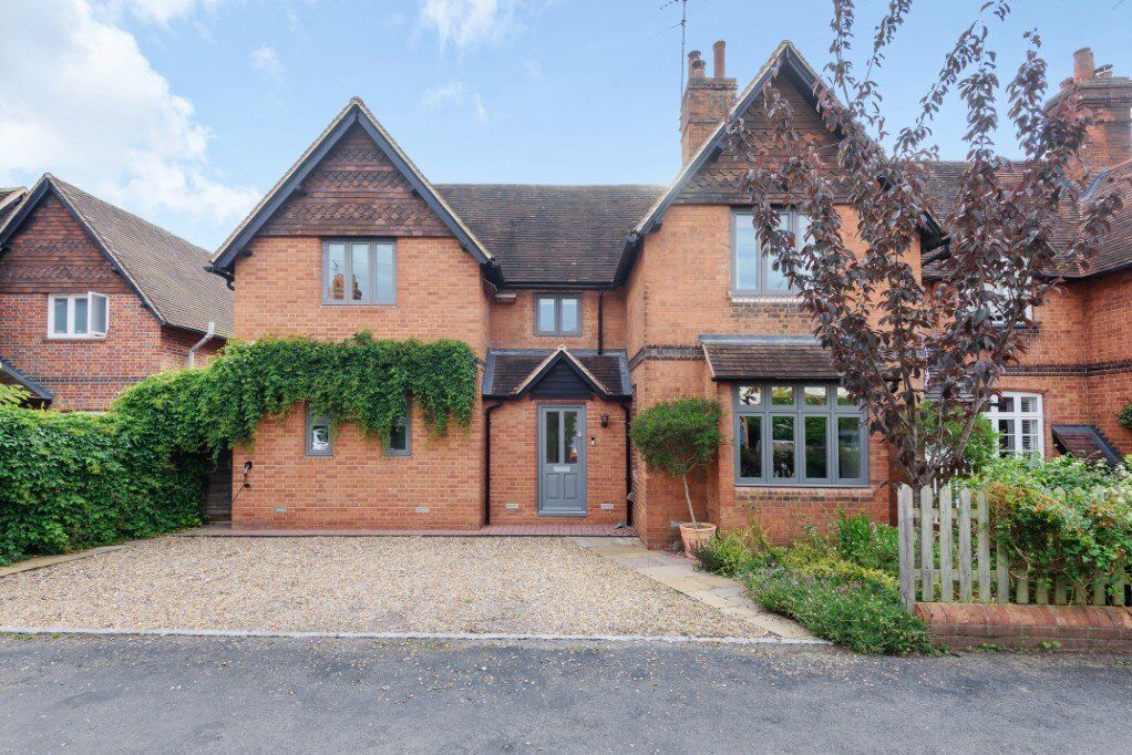 4 bedroom mid terraced house for sale The Moors, Pangbourne, RG8, main image