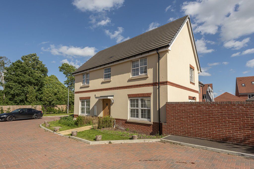 4 bedroom detached house for sale Hayes Drive, Three Mile Cross, RG7, main image