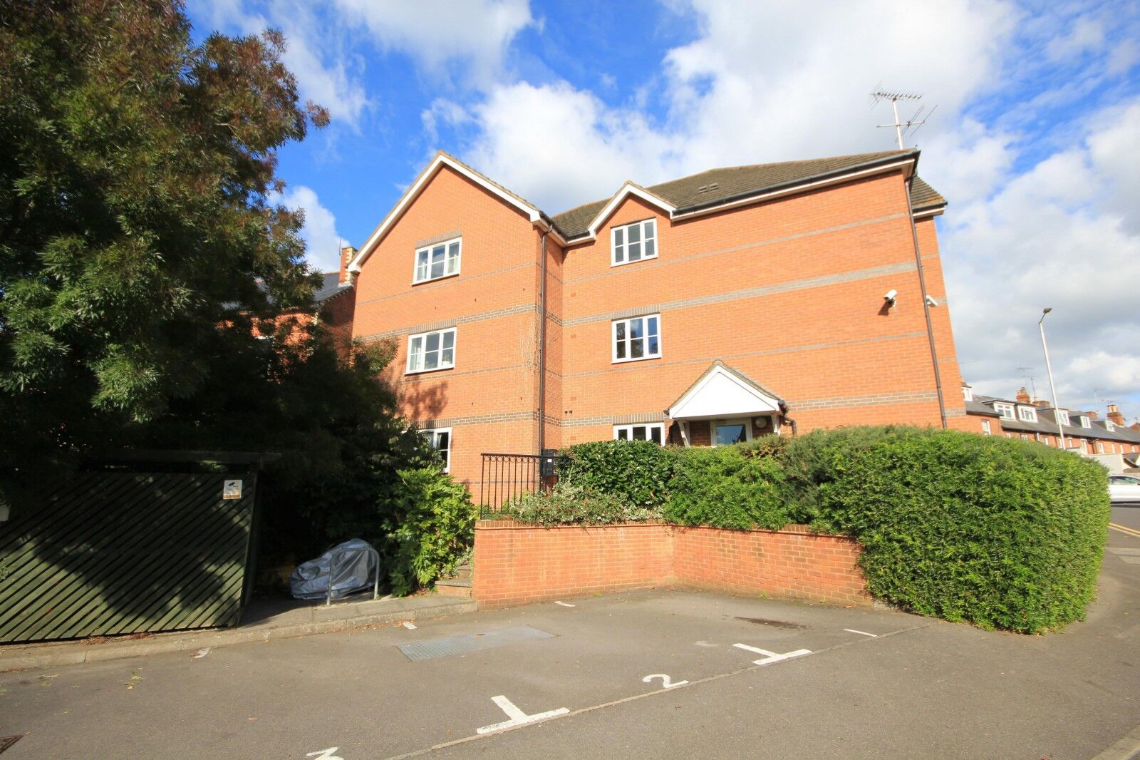 2 bedroom  flat for sale Farringdon Court, Erleigh Road, RG1, main image
