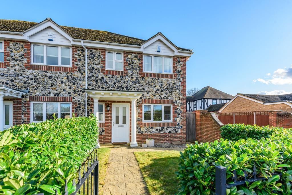 2 bedroom mid terraced house for sale Winchcombe Road, Twyford, RG10, main image