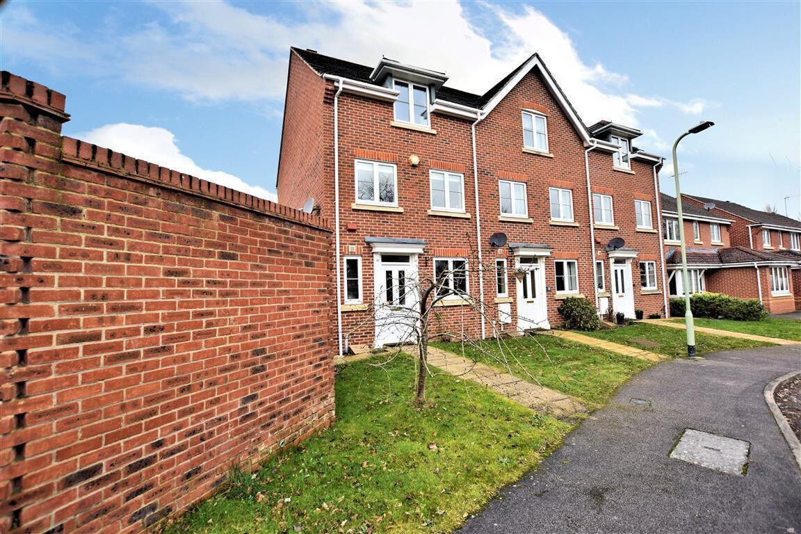 3 bedroom end terraced house for sale Rayner Drive, Arborfield, RG2, main image
