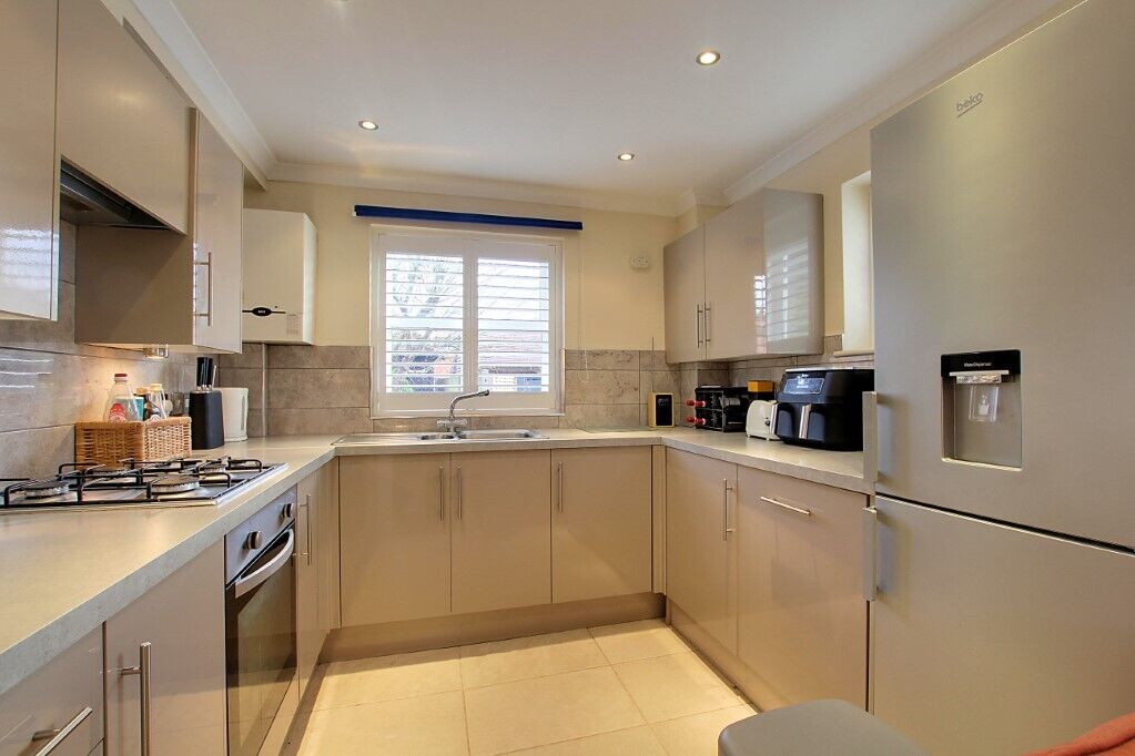 2 bedroom  flat for sale Pangbourne Place, Pangbourne, RG8, main image