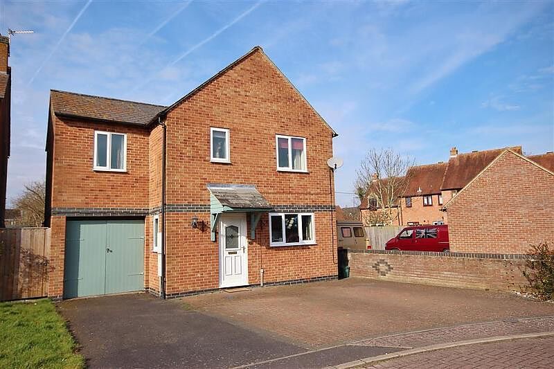 4 bedroom detached house for sale Farmstead Close, Grove, OX12, main image