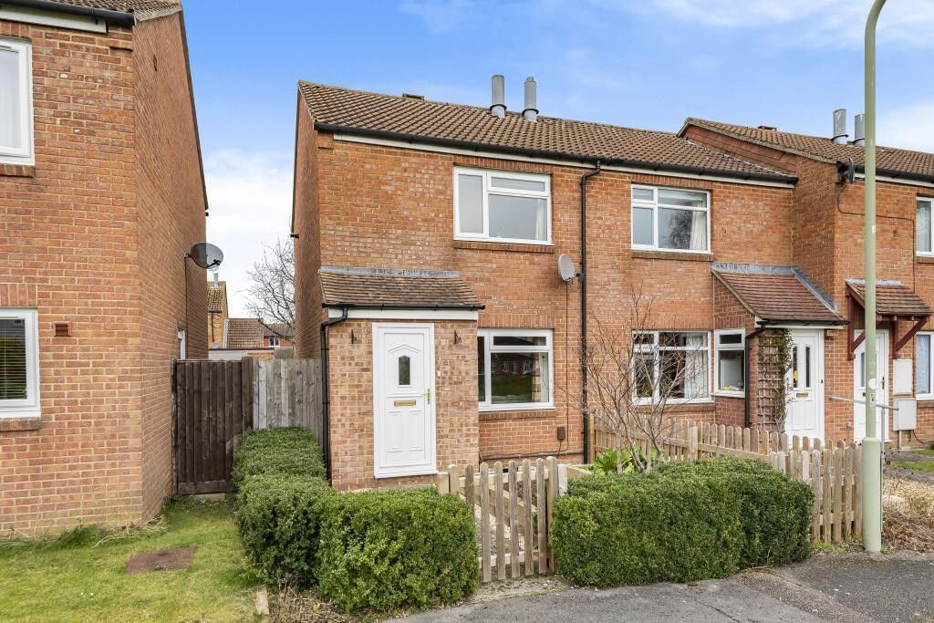 2 bedroom end terraced house for sale Princess Gardens, Grove, OX12, main image