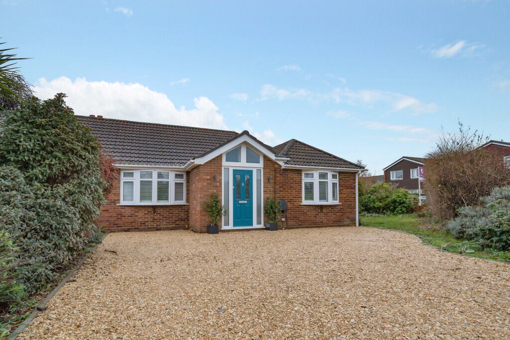 3 bedroom semi detached bungalow for sale Westview Drive, Twyford, RG10, main image