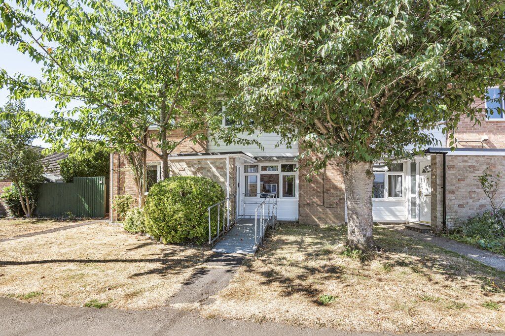 2 bedroom  flat for sale Lea Road, Sonning Common, RG4, main image