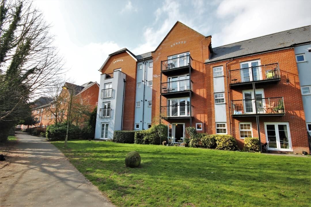 2 bedroom  flat for sale Tanners Row, Smiths Wharf, OX12, main image