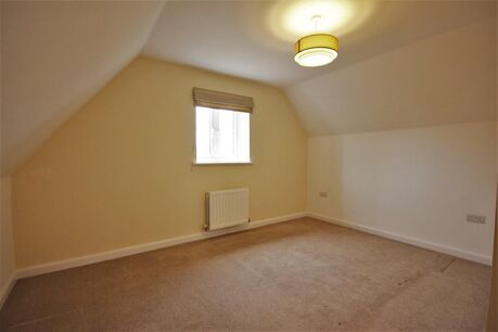 3 bedroom semi detached house to rent, Available now