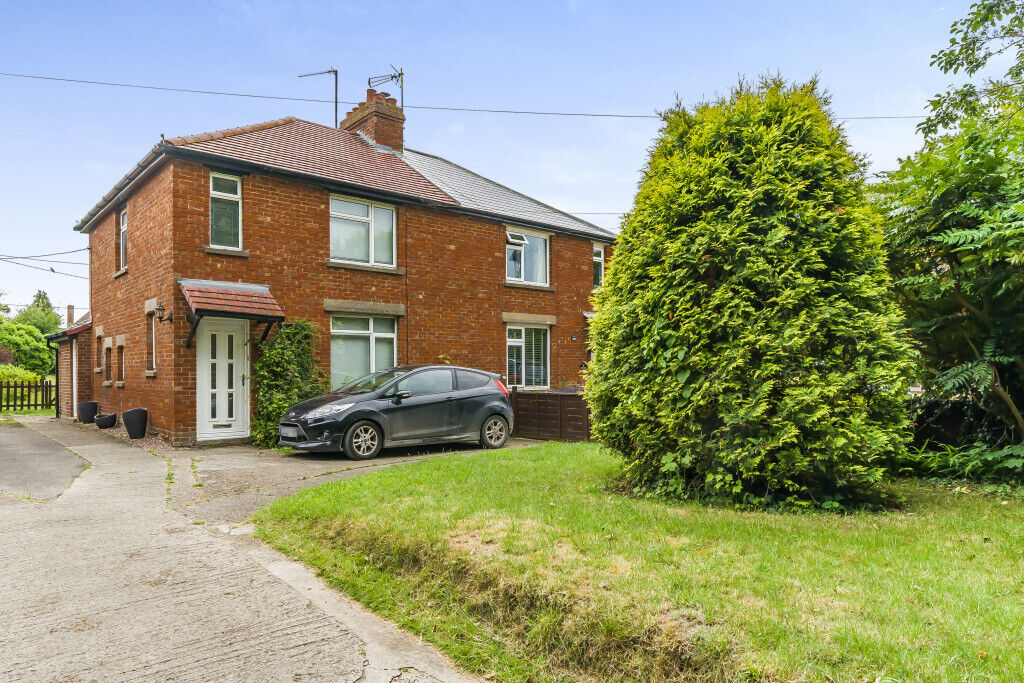 3 bedroom semi detached house for sale Kings Close, Letcombe Regis, OX12, main image