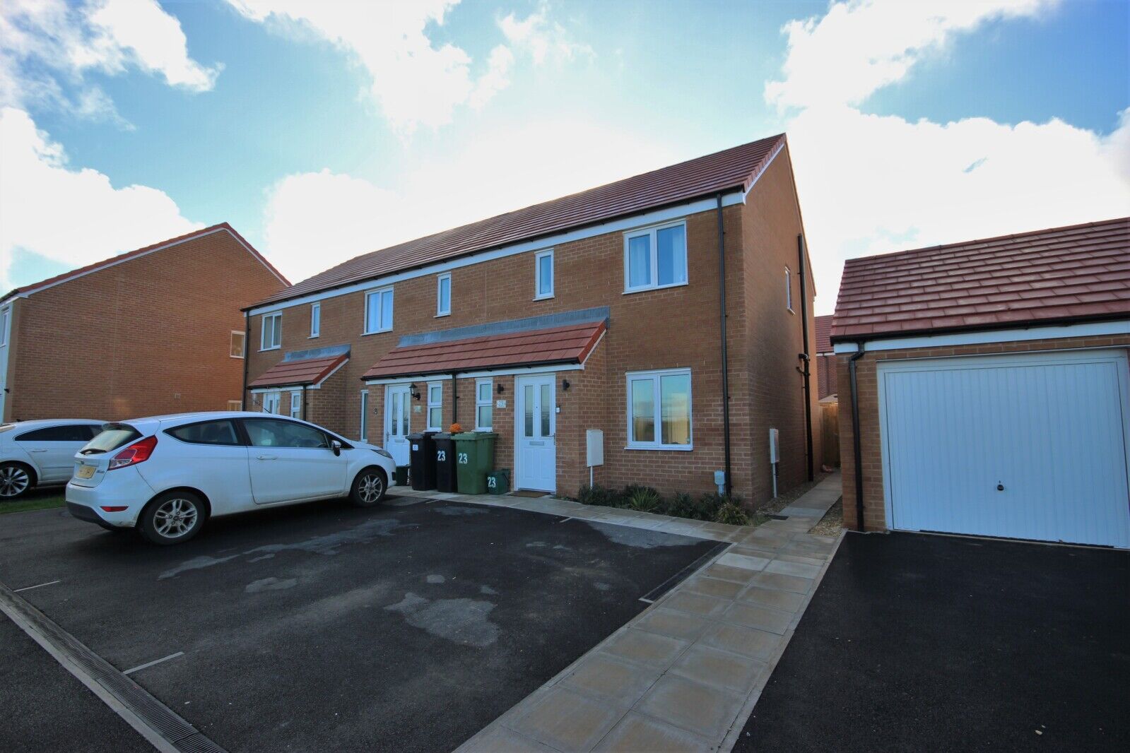 3 bedroom end terraced house for sale Bateman Place, Grove, OX12, main image