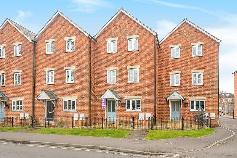 4 bedroom mid terraced house for sale Caldecott Road, Abingdon-on-Thames, OX14, main image