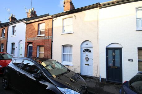 2 bedroom mid terraced house to rent, Available from 06/06/2024