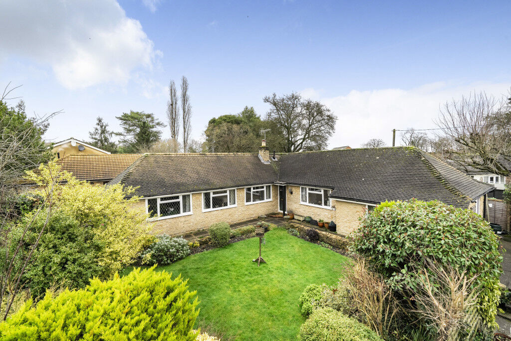 3 bedroom detached bungalow for sale The Hamlet, Gallowstree Common, RG4, main image