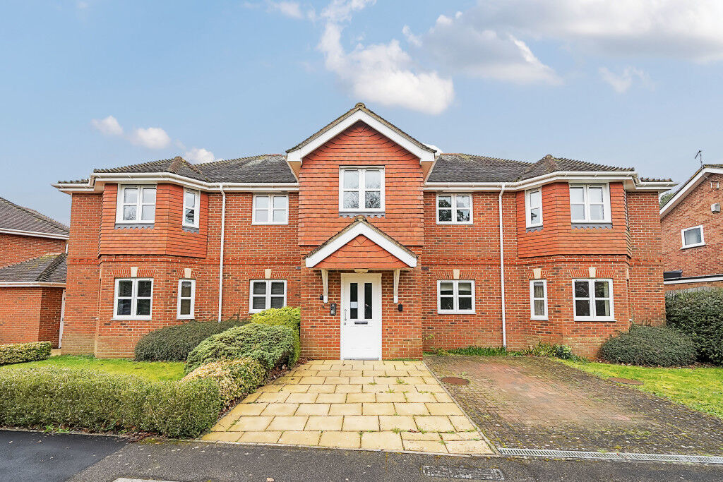 2 bedroom  flat for sale The Crescent, Mortimer Common, RG7, main image