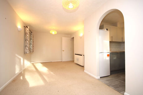 2 bedroom  flat to rent, Available from 19/10/2023