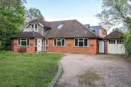 4 bedroom detached house to rent, Available now