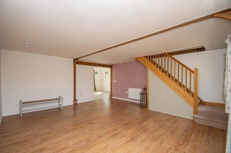 2 bedroom detached house to rent, Available now