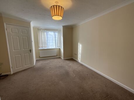 2 bedroom end terraced house to rent, Available now