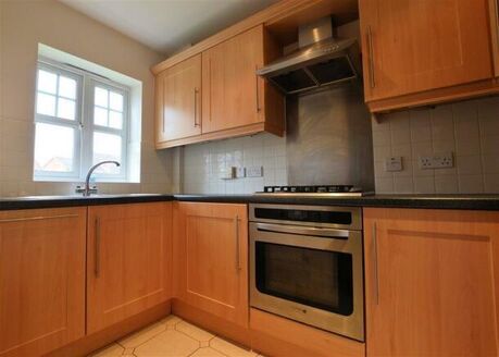 2 bedroom mid terraced house to rent, Available from 27/05/2024