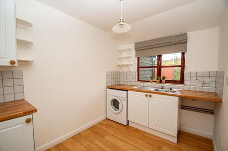 2 bedroom semi detached house to rent, Available now
