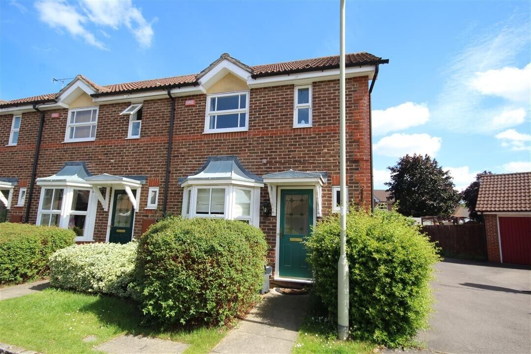 2 bedroom end terraced house for sale Farmers End, Charvil, RG10, main image