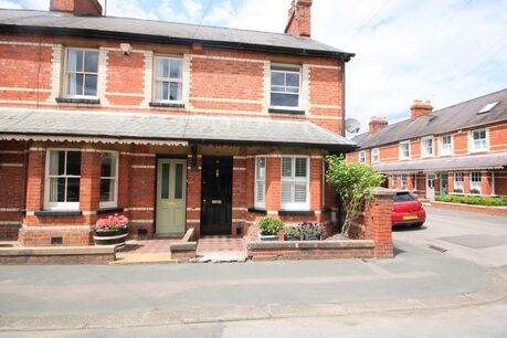 2 bedroom end terraced house to rent, Available from 01/07/2024