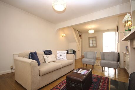 2 bedroom end terraced house to rent, Available from 01/07/2024
