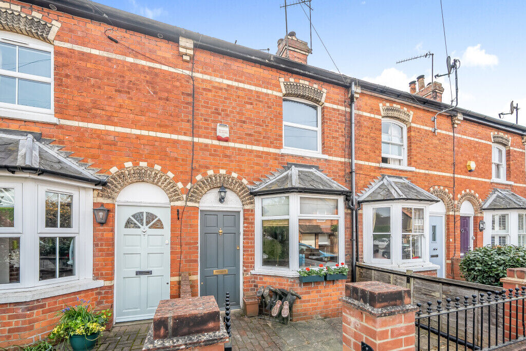 3 bedroom mid terraced house for sale Victoria Road, Wargrave, RG10, main image