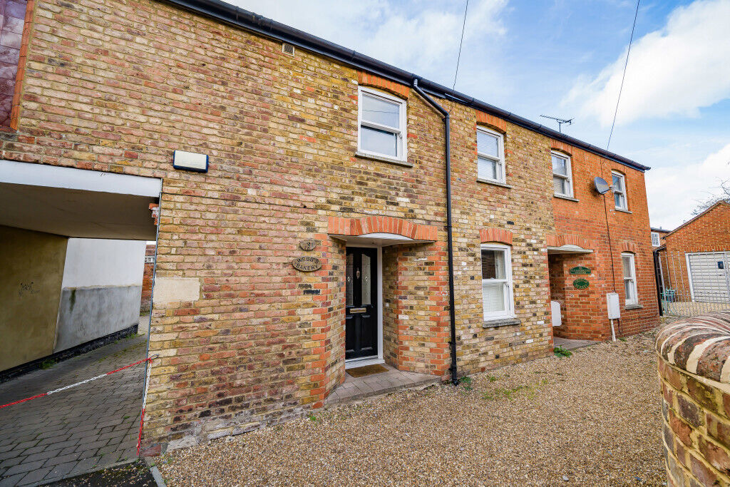 2 bedroom mid terraced house for sale Church Street, Twyford, RG10, main image