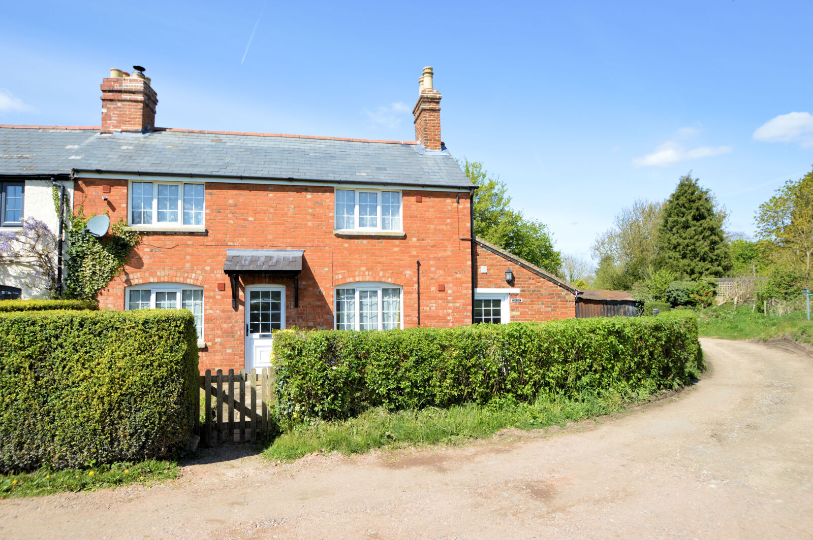 2 bedroom semi detached house to rent, Available from 13/06/2024 Cat Lane, Stadhampton, OX44, main image