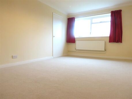2 bedroom  flat to rent, Available from 24/05/2024