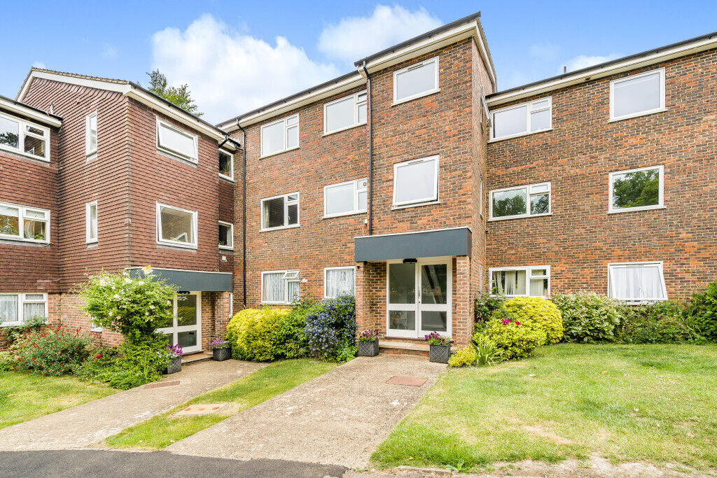 2 bedroom  flat for sale Cariad Court, Cleeve Road, RG8, main image