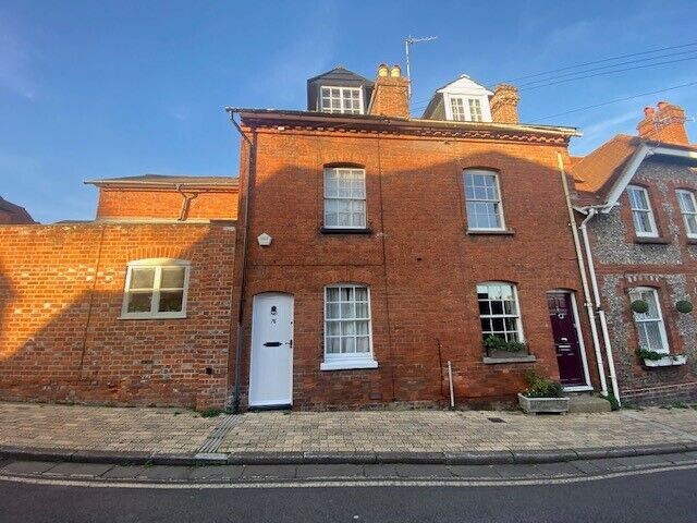 3 bedroom mid terraced house to rent, Available from 13/05/2024 West Street, Henley-On-Thames, RG9, main image