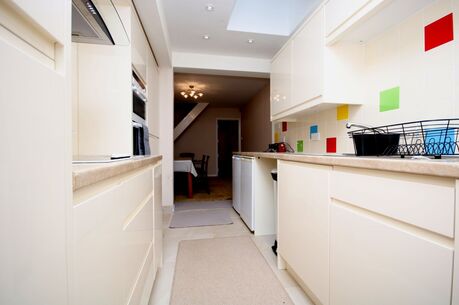 3 bedroom mid terraced house to rent, Available from 13/05/2024