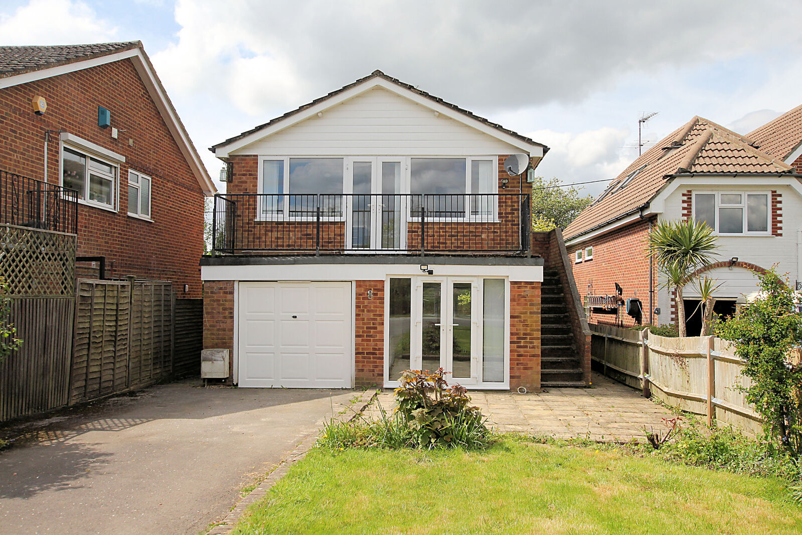 2 bedroom detached house to rent, Available now River Gardens, Purley On Thames, RG8, main image