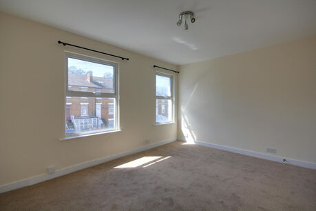 4 bedroom mid terraced house to rent, Available from 03/05/2024