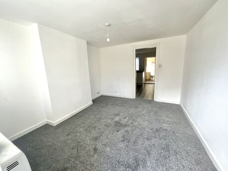2 bedroom mid terraced house to rent, Available now