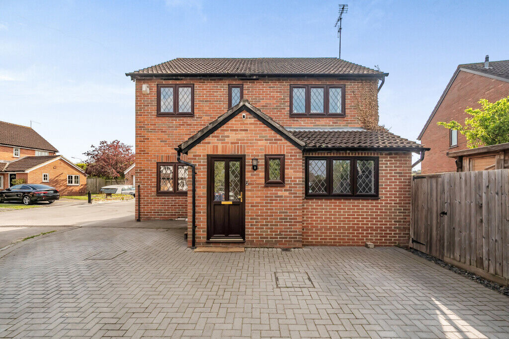4 bedroom detached house for sale Wheeler Close, Burghfield Common, RG7, main image