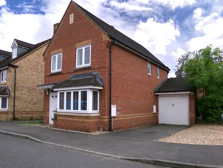 3 bedroom detached house to rent, Available from 31/05/2024