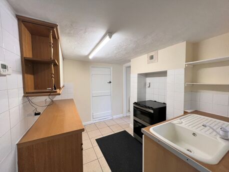 2 bedroom end terraced house to rent, Available from 02/10/2023