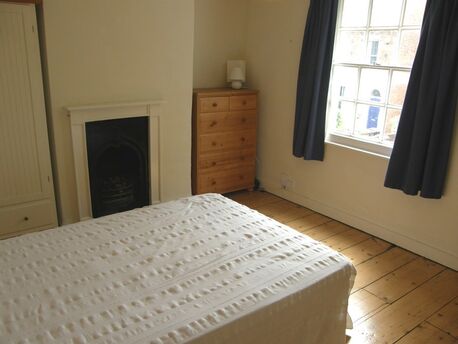 3 bedroom mid terraced house to rent, Available from 30/05/2024